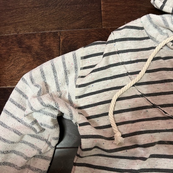 Striped pullover - Picture 3 of 3
